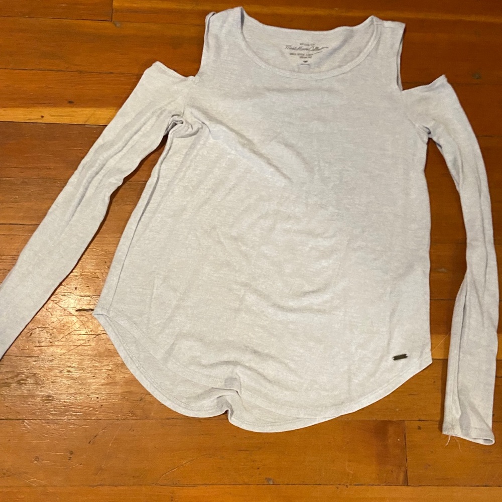 Cold shoulder long flows shirt